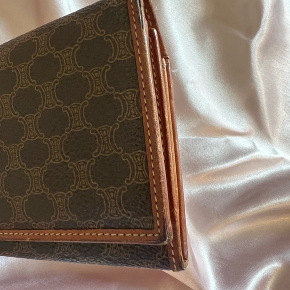 Céline Wallet - Picture 4 of 9